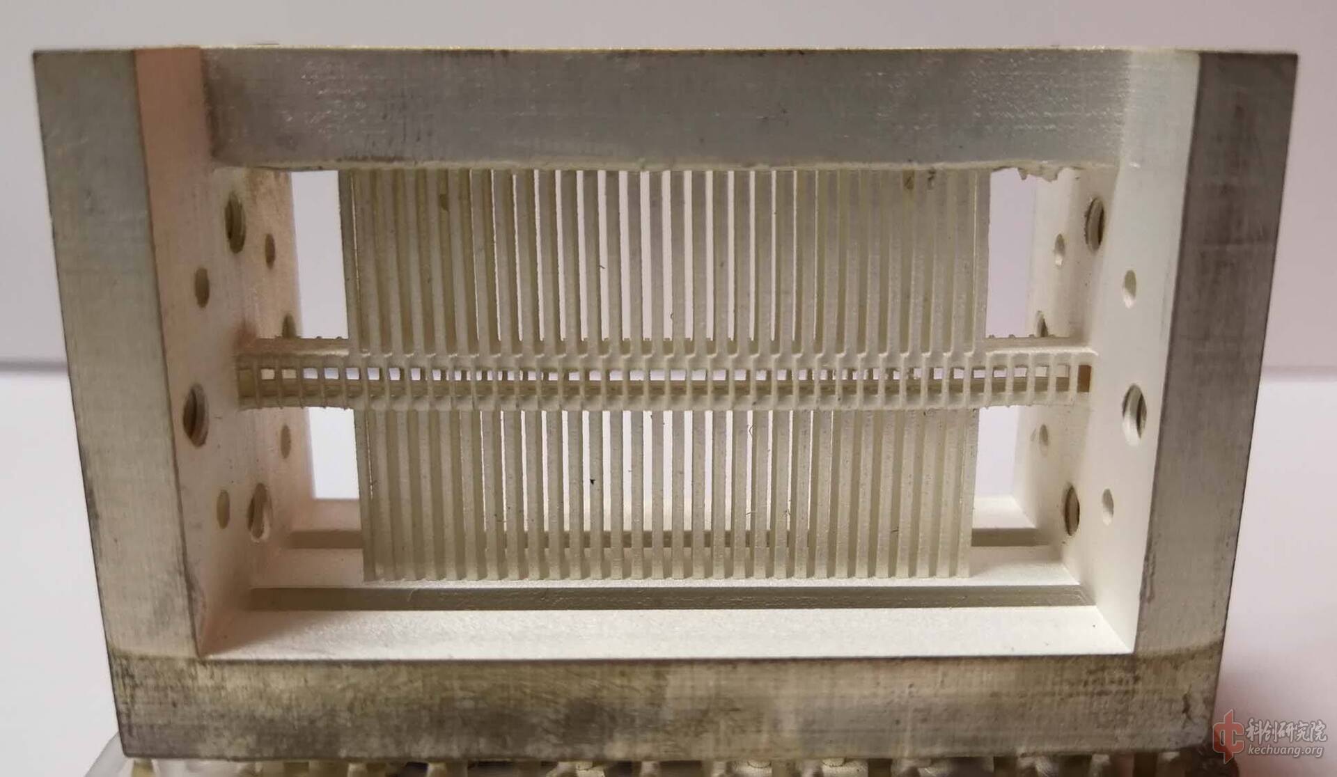 Lomakin 等。 - 2019 - SLA-Printed 3-D Waveguide Paths for E-Band Using E.pdf - Adobe Acrobat Pro DC (32-bit).jpg
